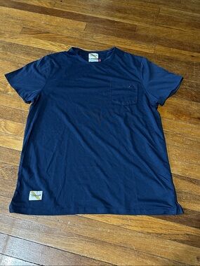 Tracksmith Run Cannonball Run Navy Short Sleeve Pocket Tee, Large